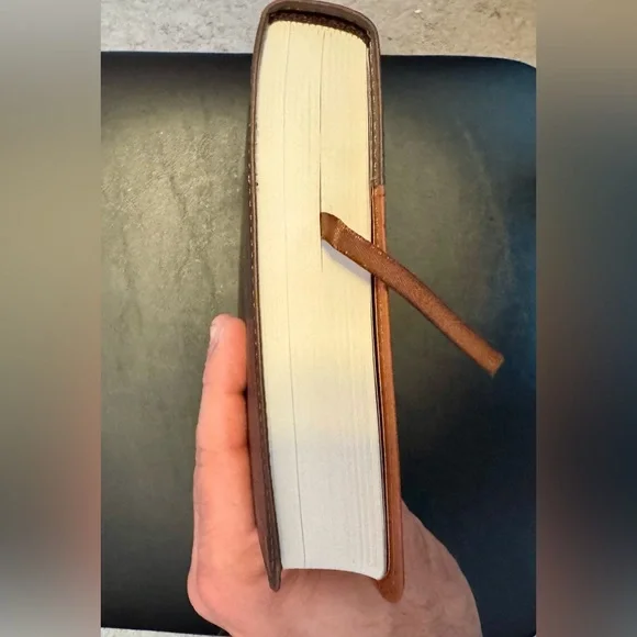 The Message Bible Eugene H. Peterson Brown Leather NavPress Tyndale. Like new - Picture 8 of 9